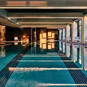 Crowne Plaza By Ihg מלון