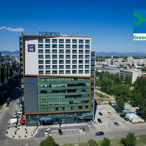 Novotel מלון